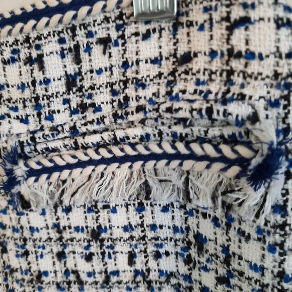 H&M navy, white and black tweed texturized mini skirt with fringe, size 6 - Picture 3 of 11